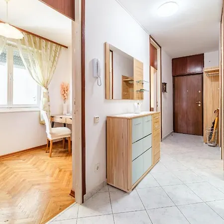 Apartment 123 For