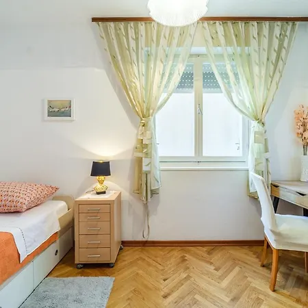 Apartment 123 For