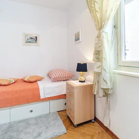 Apartment 123 For